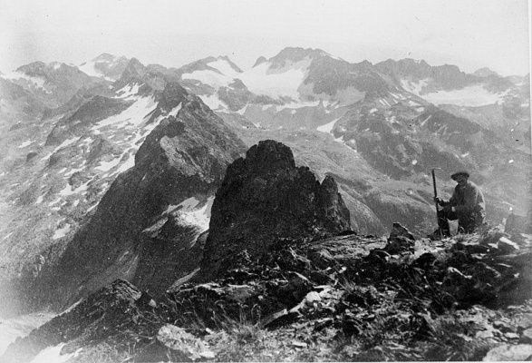 une photo de m. gourdon